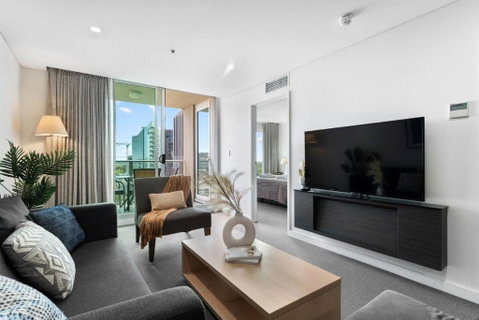 CBD Modern 2BR Free Parking - Tourism Guide 1