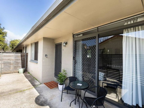 Chic 2BR In The Heart Of South Albury - Tourism Guide 3