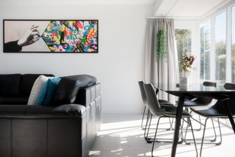 City Escape - Stylish Modern Apartment - Tourism Guide 0