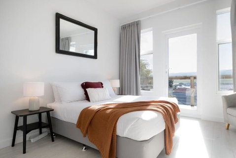City Escape - Stylish Modern Apartment - Tourism Guide 2