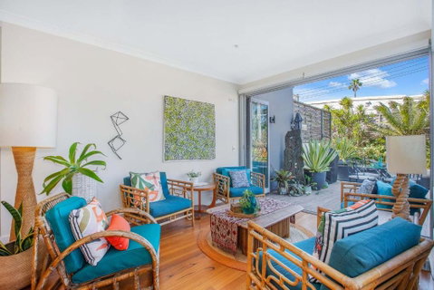 Clovelly Beach Resort Style Escape - New Listing - Tourism Guide 0