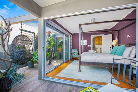 Clovelly Beach Resort Style Escape - New Listing - Tourism Guide 2