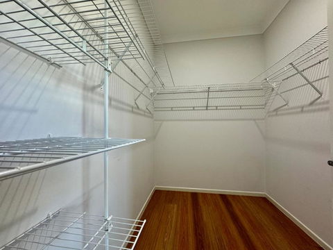Cozy Share Suite In Coopers Plains - Double Room With Private Bathroom - Tourism Guide 4