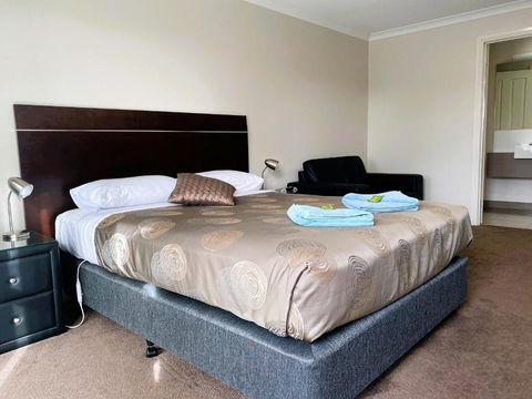 Dalvue Motel - Travel Search 1