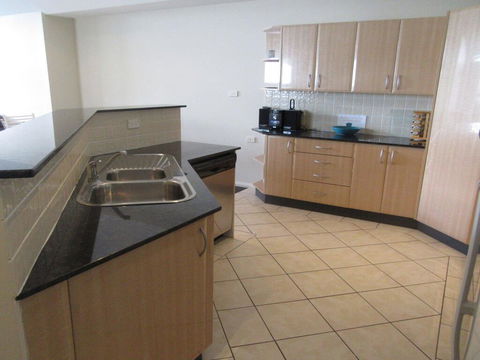 27b Christmas Bush Avenue - Duplex In Nelson Bay Walking Distance To Dutchies Beach - Cruises Travel 2