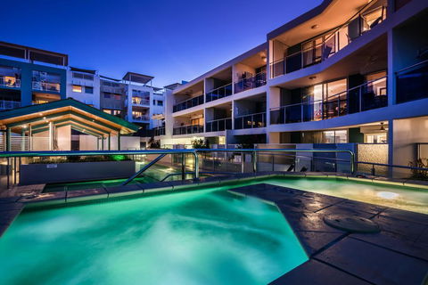 2BR Coolum Beach Escape , Courtyard, Pool, Spa, Tennis - Travel Search 2