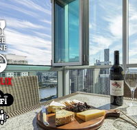 2BR EPIC VIEWS  CBD  2 Cars  Pool Wine Gym Netflix - Cruises Travel