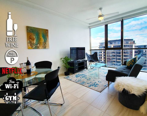 2BR Food & Drink Hub , Gym, Pool, Views, Roof Terrace - Cruises Travel 0