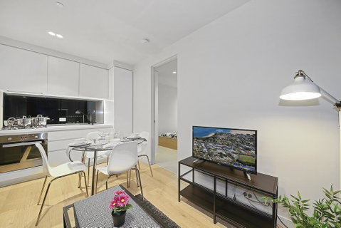 2BR LightHouse Suites In Melbourne CBD - Tourism Guide 3