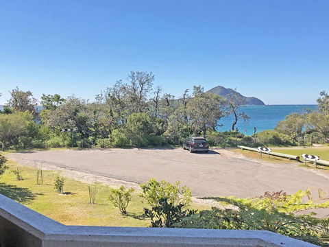 3 'Albacore', 12 Ondine Close - Waterfront, Pool, Lift & Views - Cruises Travel 2