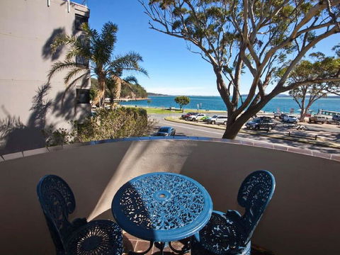 3 'COLUMBIA', 12 COLUMBIA CLOSE - LARGE UNIT WITH FANTASTIC WATER VIEWS - Cruises Travel 0