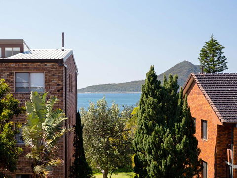 3 'ENDEAVOUR', 13 ONDINE CL - LARGE THREE BEDROOM UNIT WITH FILTERED WATER VIEWS - Cruises Travel 0