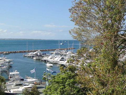 3 'Paradiso', 4 Laman Street - Aircon, Pool, Heart Of Town, Water Views - Cruises Travel 0