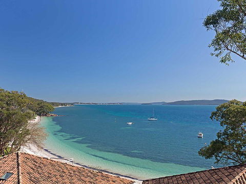 3 'Sebastapol' 66 Thurlow Avenue - Gorgeous Unit Overlooking Dutchies Beach - Cruises Travel 1