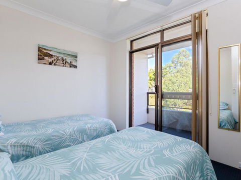 3 'The Commodore' , 9-11 Donald Street - Great Unit In The Heart Of Town - Cruises Travel 2