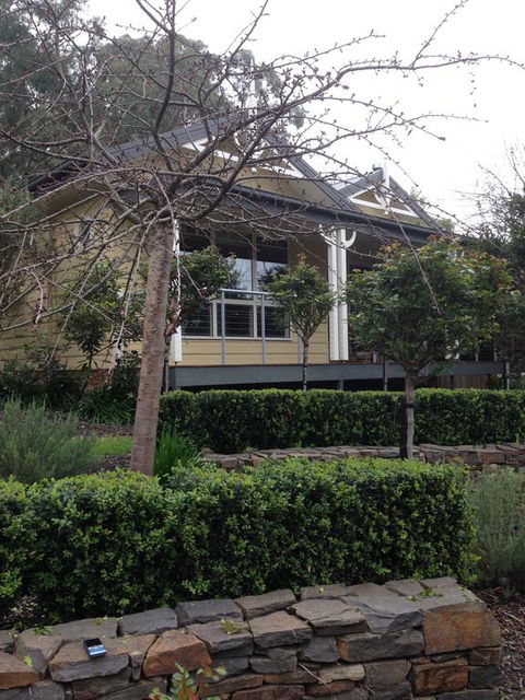3 Kings Bed And Breakfast - Travel Search 1