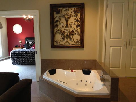 3 Kings Bed And Breakfast - Travel Search 0