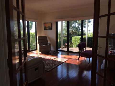 3 Sea/Fraser Island View Deckings, Beachfront, Marina - Travel Agents 0