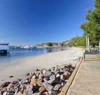 3 Tomaree Street - cute 4 bedroom house with aircon in the heart of town - Cruises Travel