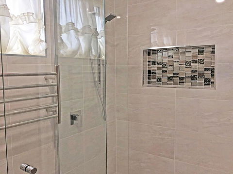 3 Tomaree Street - Cute 4 Bedroom House With Aircon In The Heart Of Town - Cruises Travel 1