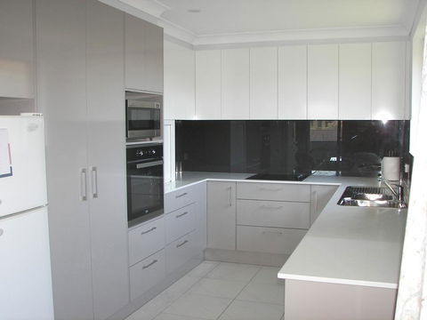 3/17 Park Street - Travel Agents 1