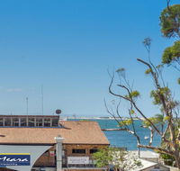 303 'The Shoal' 4-8 Bullecourt Street - Air Conditioning WIFI Netflix Views Linen  Lift - Cruises Travel
