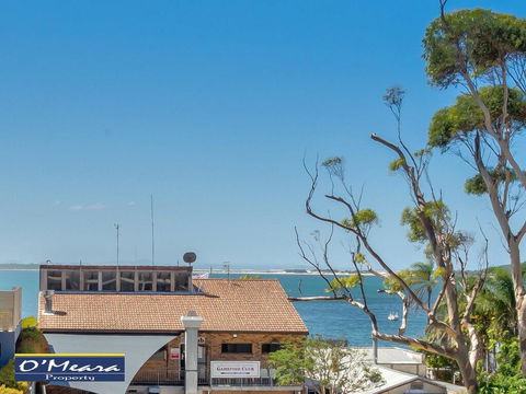303 'The Shoal', 4-8 Bullecourt Street - Air Conditioning, WIFI, Netflix, Views, Linen & Lift - Cruises Travel 0