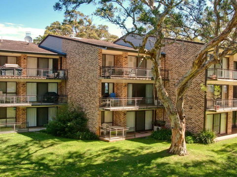 32 'Bay Parklands', 2 Gowrie Avenue - Fantastic Unit With Air Conditioning, Pool, Tennis Court & Spa - Cruises Travel 3