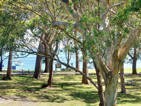 32 'Bay Parklands', 2 Gowrie Avenue - Fantastic Unit With Air Conditioning, Pool, Tennis Court & Spa - Cruises Travel 0