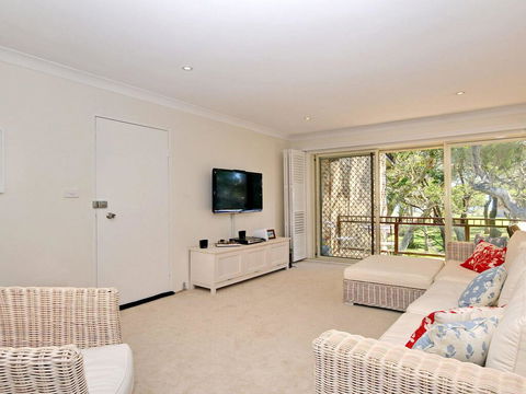 32 'Bay Parklands', 2 Gowrie Avenue - Fantastic Unit With Air Conditioning, Pool, Tennis Court & Spa - Cruises Travel 1