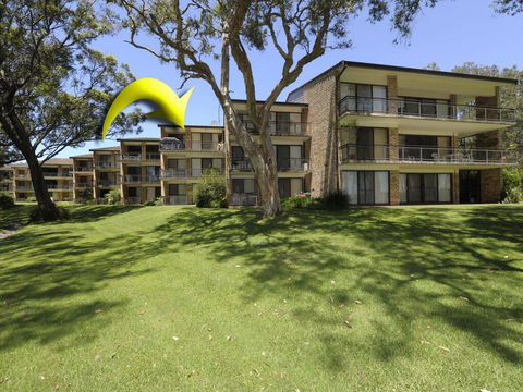 33 'Bay Parklands', 2 Gowrie Avenue - Air Conditioning, Foxtel, Pool, Tennis Court, Spa - Cruises Travel 0
