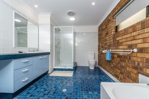 33 George Nothling Drive - Travel Search 0