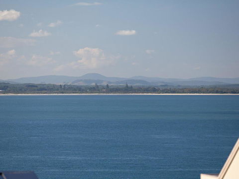 33 Gloucester St -huge Holiday House In Nelson Bay With Pool And Stunning Water Views - Cruises Travel 1