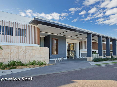 34 'Bay Parklands', 2 Gowrie Avenue - WIFI, Views, Pool, Spa & Tennis Court - Cruises Travel 3