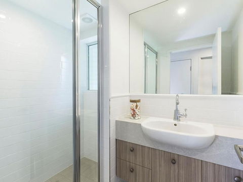 38 Yarrong Road - Travel Search 1