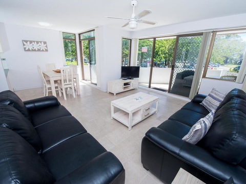 4 'Fleetwood' 63 Shoal Bay Rd - Air Conditioned Unit With Magnificent Water Views - Cruises Travel 3