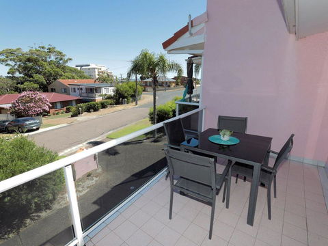 4 'Frangipani' 30 Leonard Avenue - Spacious Townhouse - Cruises Travel 0