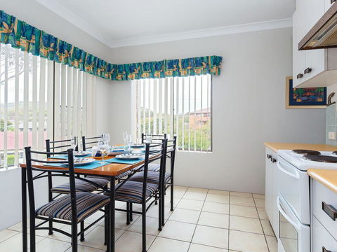 4 'Sailfish' 46 Magnus Street- Water Views And Close To The Marina - Cruises Travel 1
