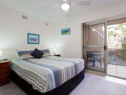 4 'Yarramundi' 47 Magnus Street - Air Conditioned Unit With Water Views - Cruises Travel 3