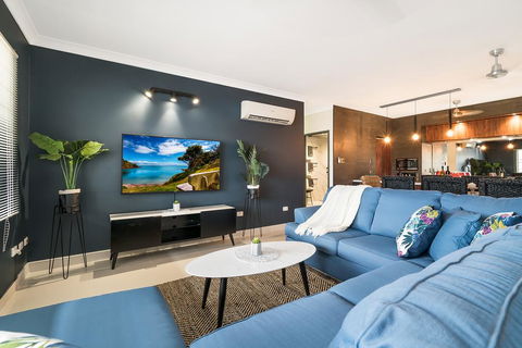 4 BEDROOM GARDENS ESCAPE - CHAMPAGNE STAYS Darwin - Cruises Travel 0