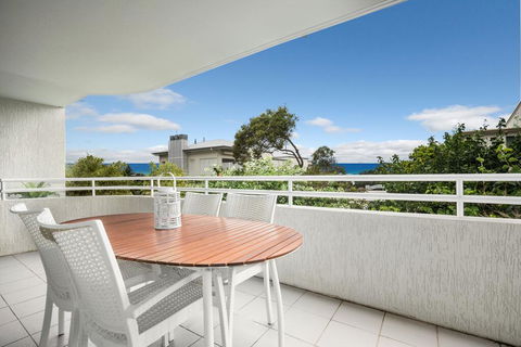 4 Cote D Azur 6 Douglas Street - Travel Agents 1