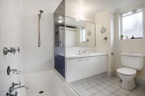 4 Cote D Azur 6 Douglas Street - Travel Agents 2