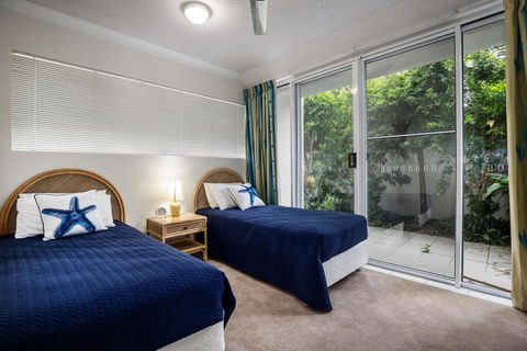 4 Cote D Azur 6 Douglas Street - Travel Agents 3
