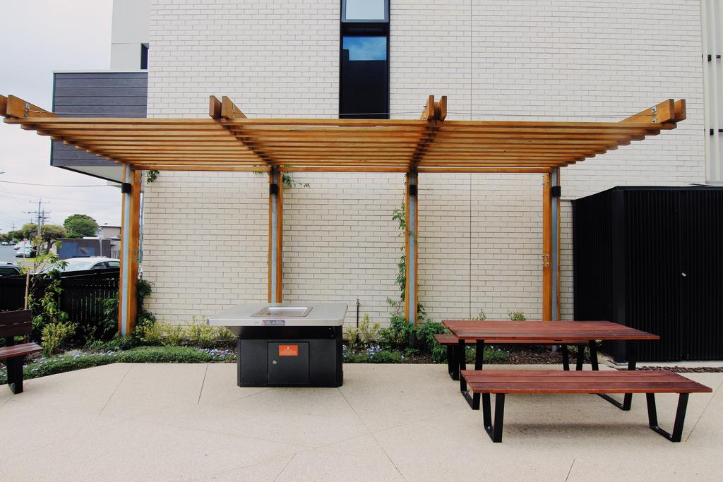 Aspendale Gardens VIC Travel Search