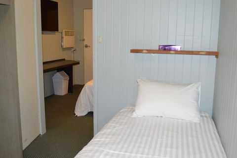 4 Lakeview Plaza - Tourism Guide 2