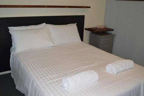 4 Lakeview Plaza - Tourism Guide 0