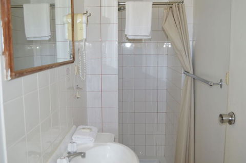 4 Lakeview Plaza - Tourism Guide 1