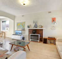 4 MONTROSE AVE - retro home in the heart of town - Tourism Guide