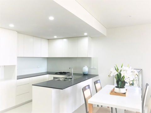 402 Kalina Apartments 2 Bedrooms - Travel Agents 0