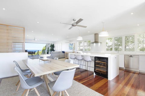42 Bryan Street - Travel Agents 0